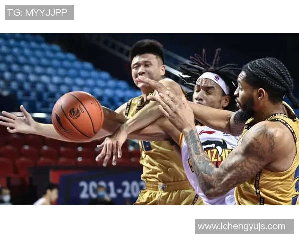 南京篮球队与深圳篮球队赛后分析力量对比与战术总结